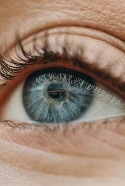 La verdad sobre los sérums para pestañas y cejas : los peligros que nadie te cuenta (y lo que sí funciona)