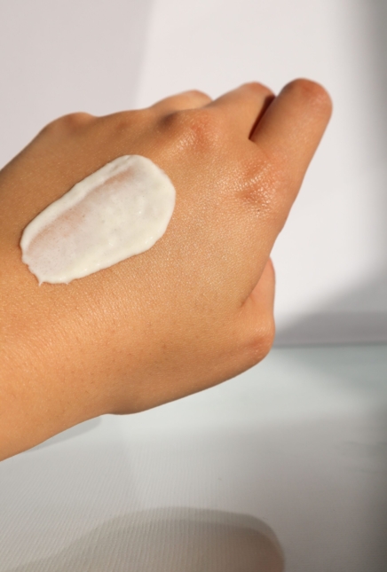 La única crema para piel seca que le funcionó a mi madre después de los 60 para la piel seca